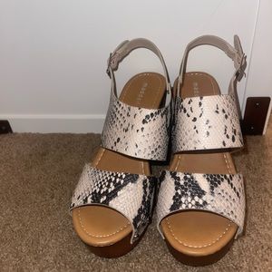 Madden Girl Wedges